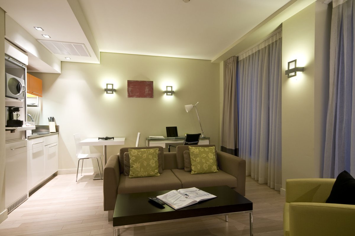 B-aparthotel Grand Place,